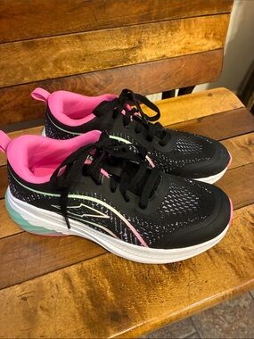 Women’s 6.5 Avia Black Athletic Sneakers with Pink and Mint Accents